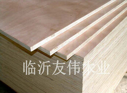 高密度膠合板結構強度好，穩(wěn)定性好
